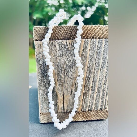 Moon Shell‎ Necklace - Picture 1 of 1